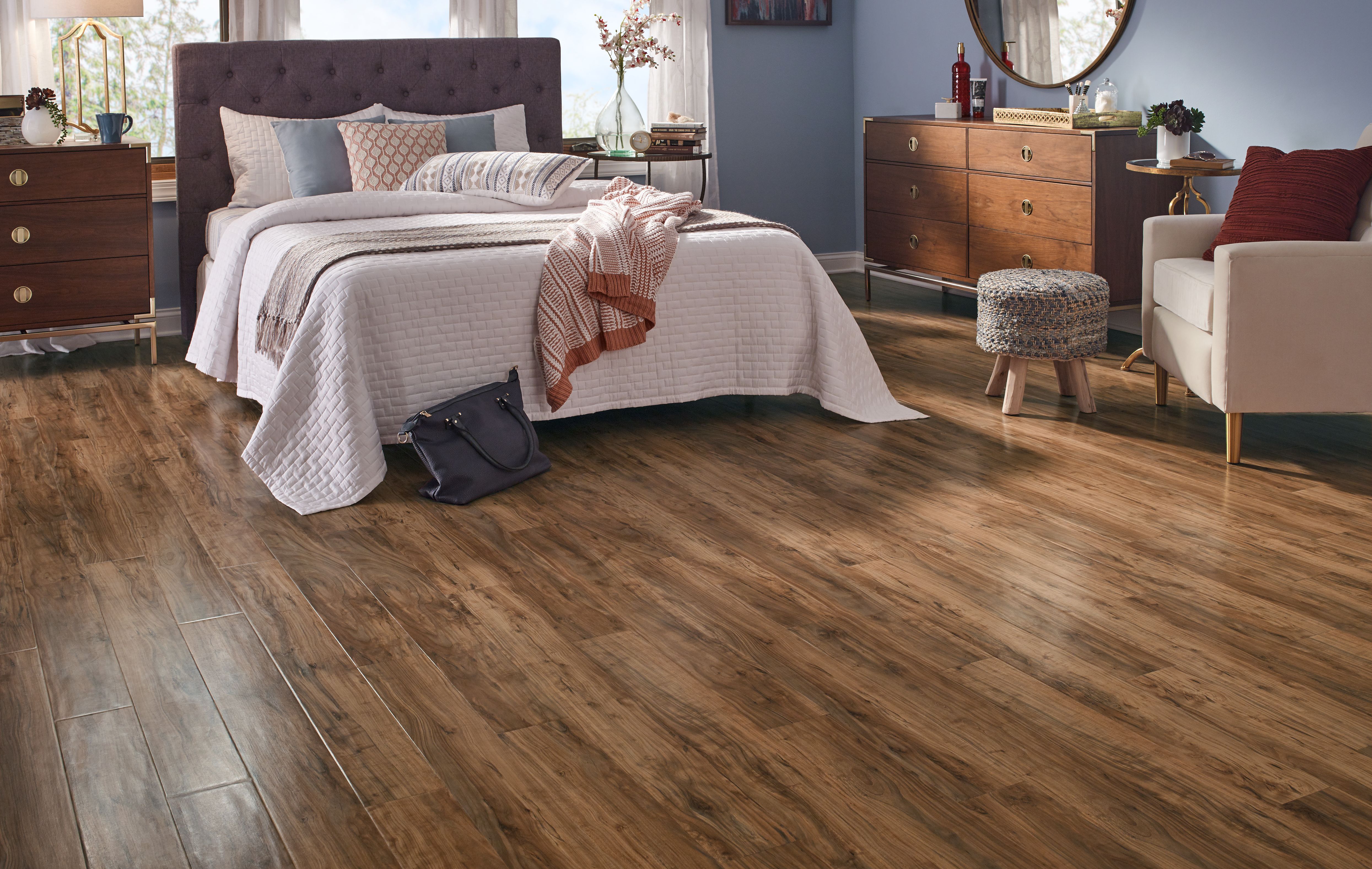 Applewood Pergo Outlast With Spillprotect Laminate Flooring